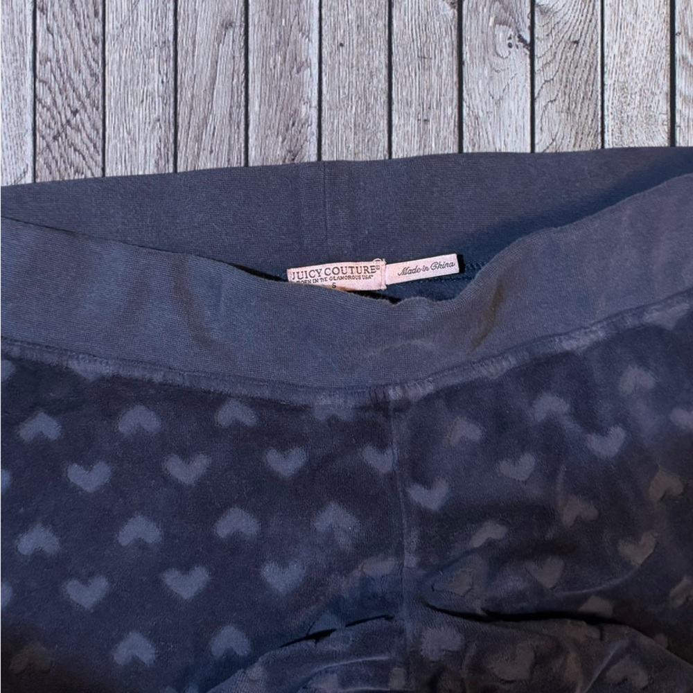 Juicy Couture Women’s Embossed Heart Pattern Velour Track Pants Size Small Y2K - Picture 3 of 9